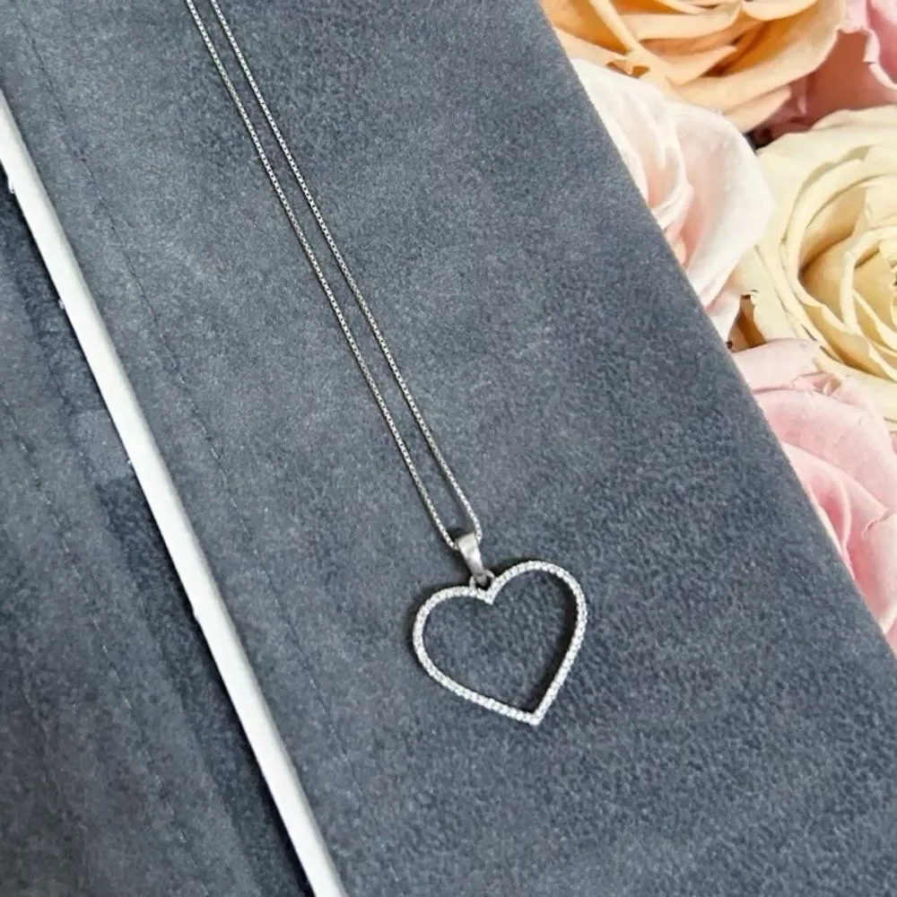 10k WG 1/8 ct Natural-Mined Diamond Heart Pendant Necklace